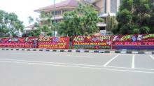 Papan Bunga untuk Ahok-Djarot Menyebar Sampai ke Batam  